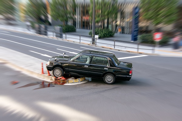 自損事故で傷害を負ってしまったら自動車保険で補償は受けられる 自動車保険一括見積もり