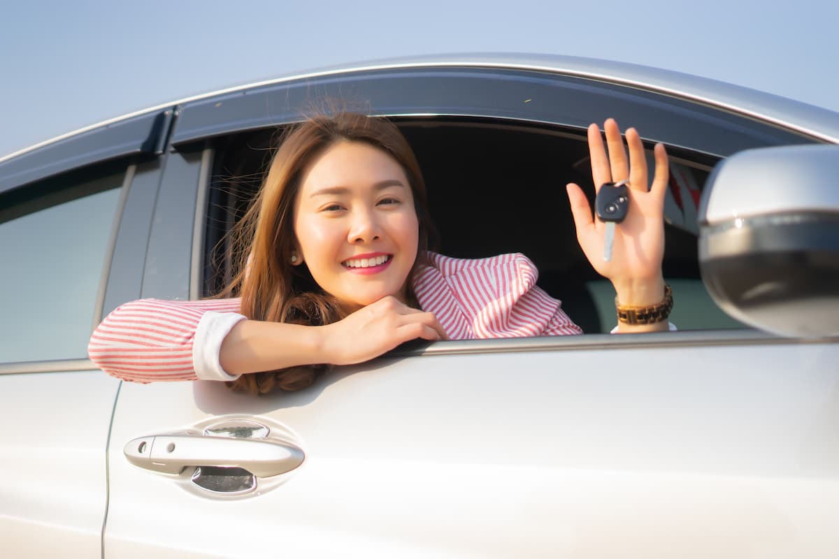 18歳 19歳の自動車保険料は高い 相場と安くする方法は 自動車保険一括見積もり