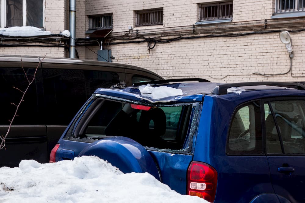 大雪による車の損害は自動車保険で補償される 自動車保険一括見積もり